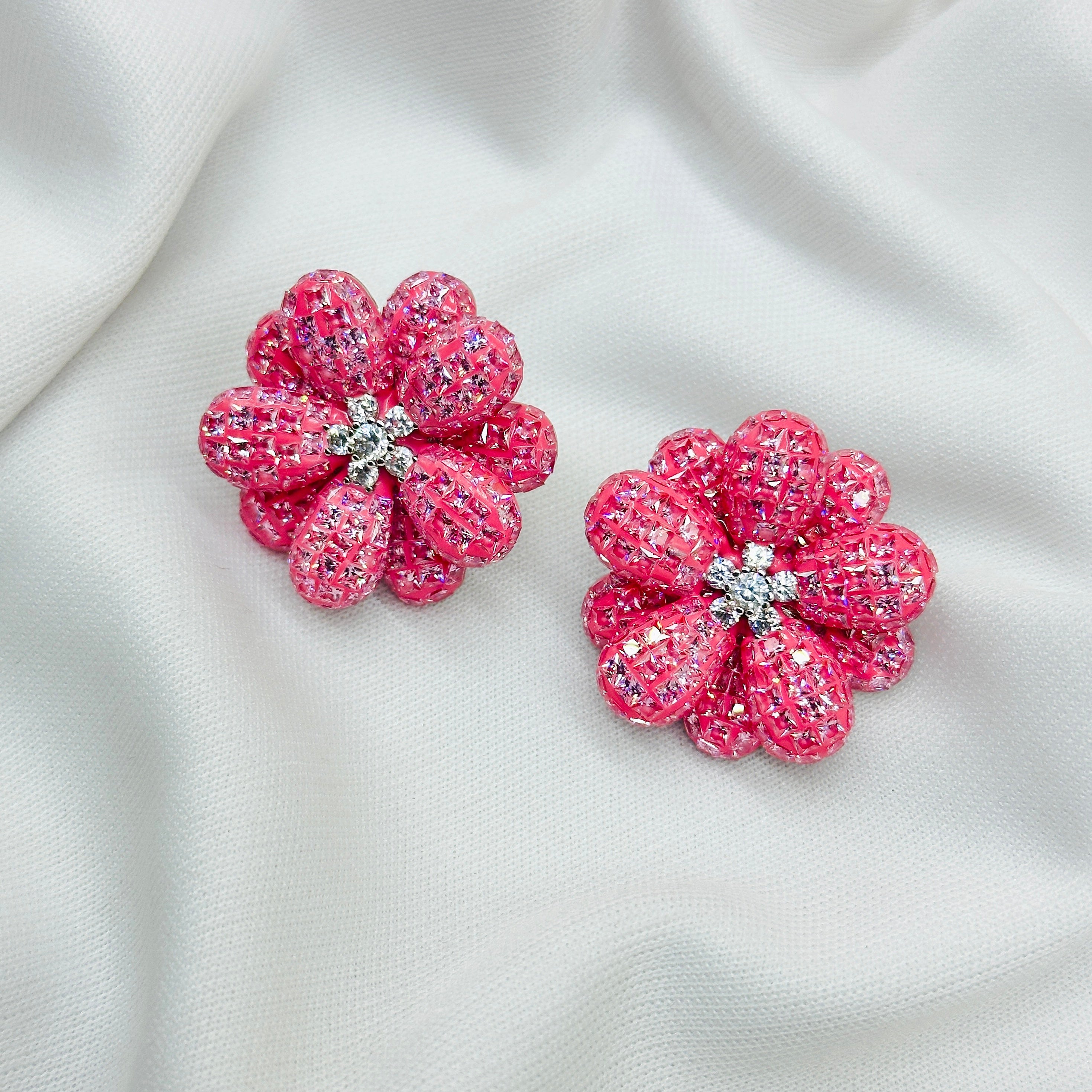 "Graceful Diamond & Emerald White Stone Earrings with Peach colour