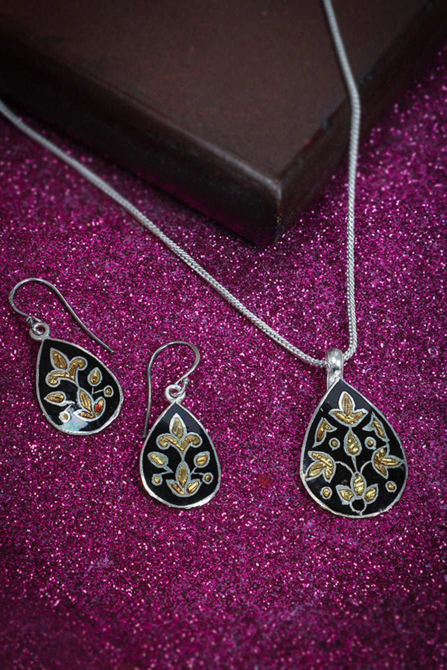 RAGA 925 SILVER PENDANT SET
