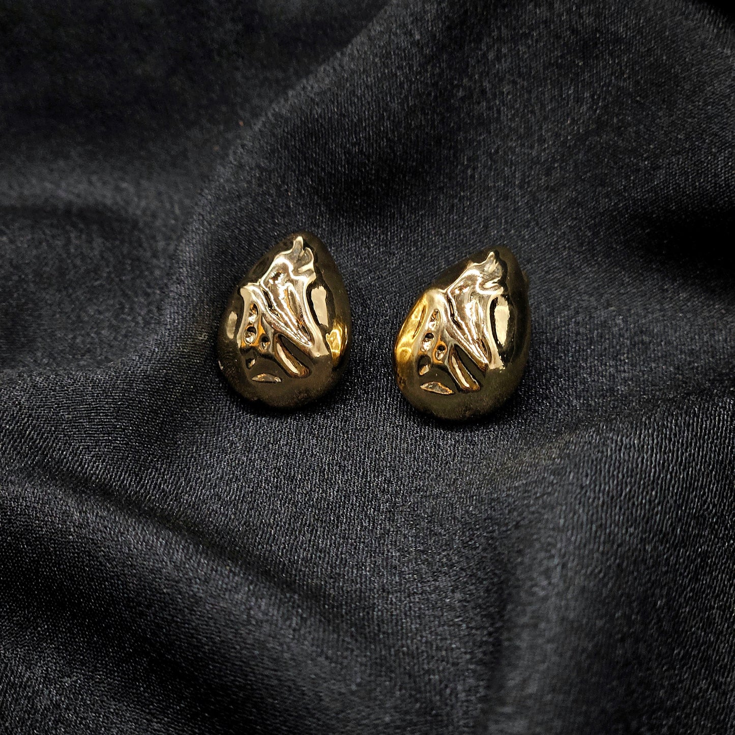 small cute korean stud /Antique Earring