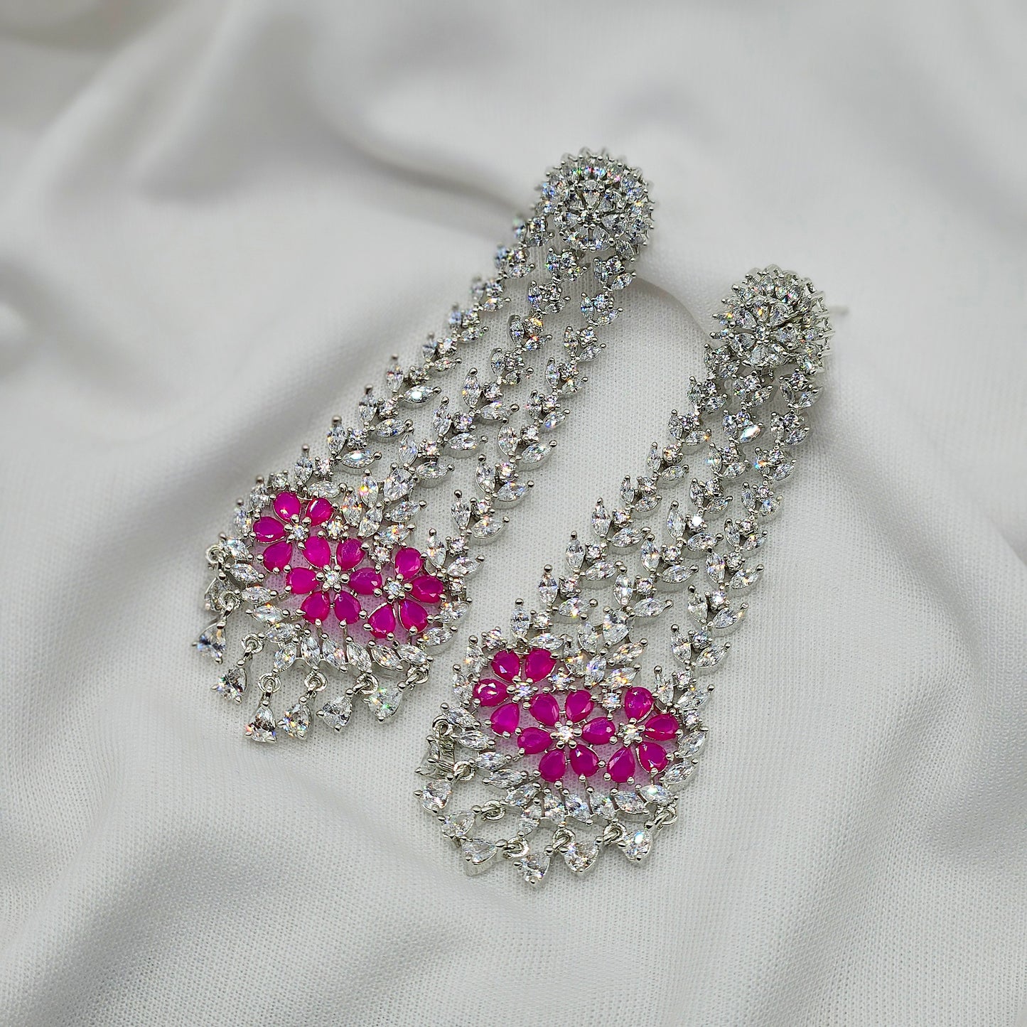 Eternal flower shaped with exiquisite earring BLING SET