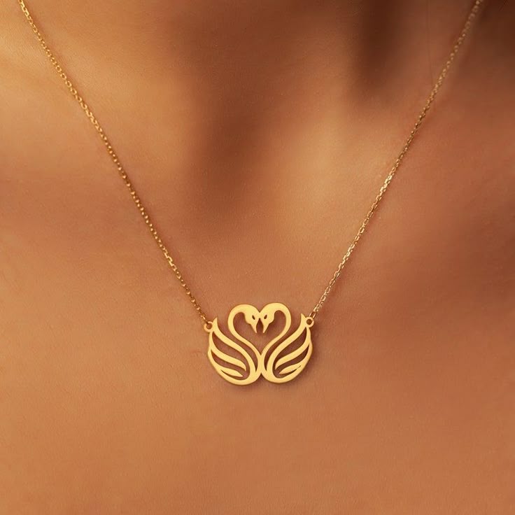 LOVING SWAN PENDANT