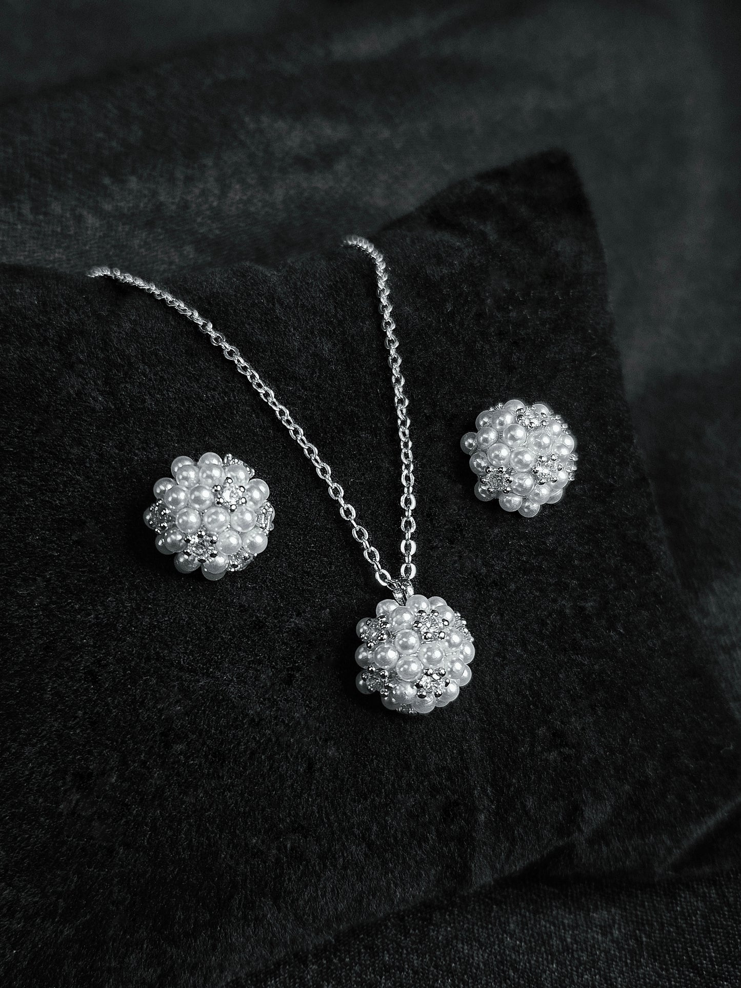 Western Ball Pendant Set / Arthave Collection