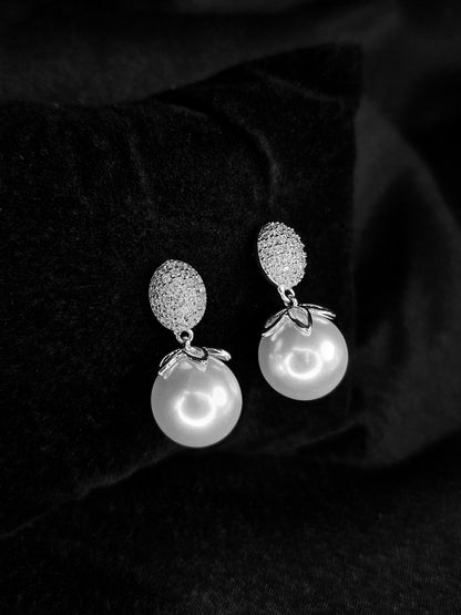 Pearl Pendant Set / Arthave Collection