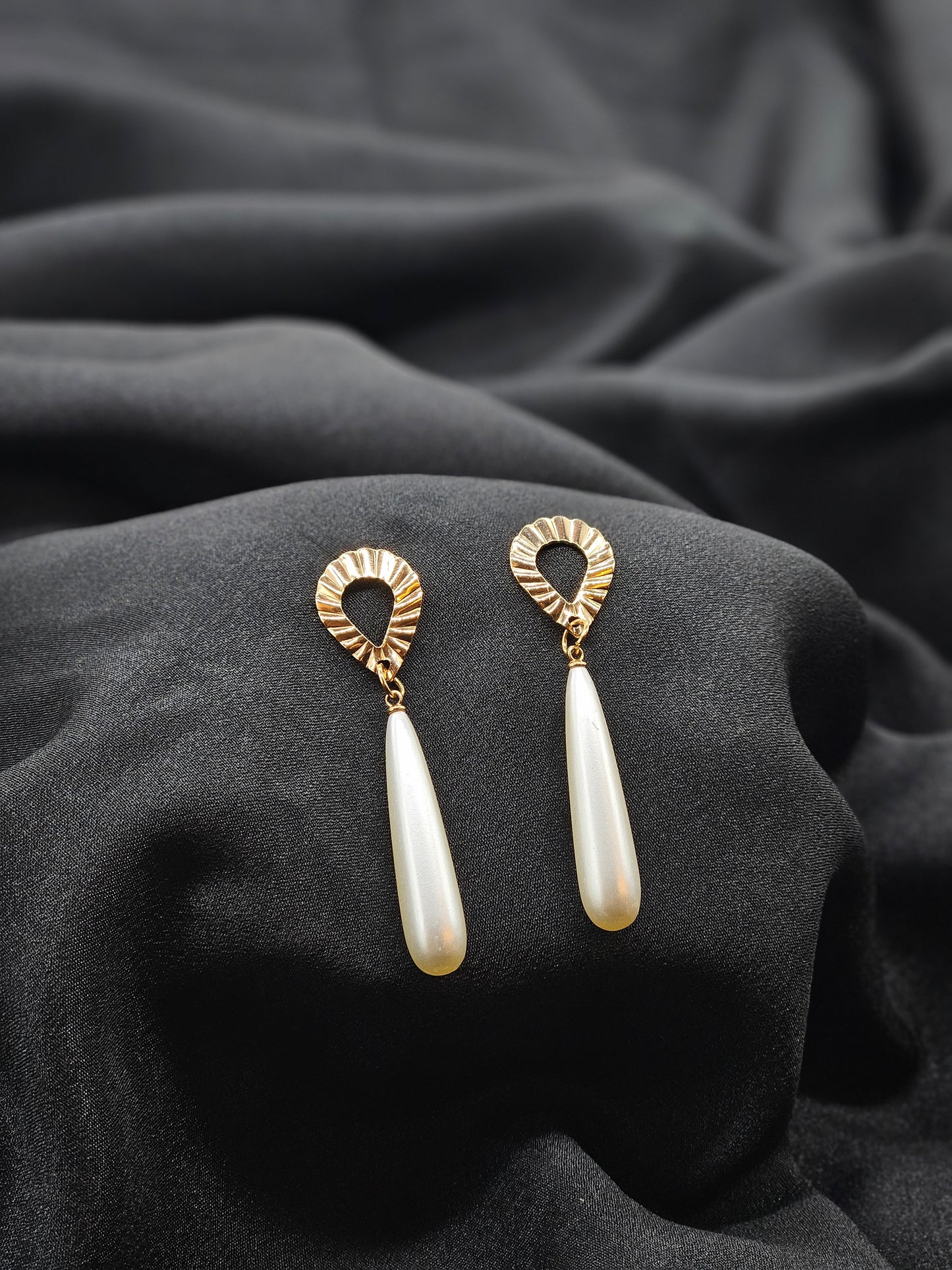 White Pearl Earring 2