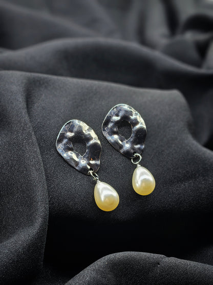 White Pearl Earring 18