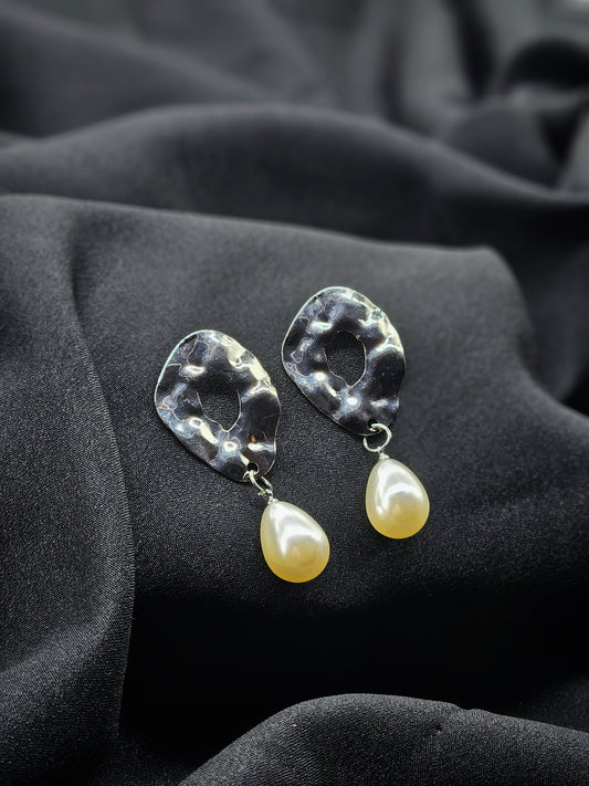 White Pearl Earring 18