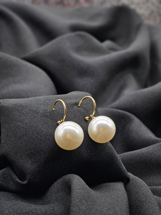 White Pearl Earring 15