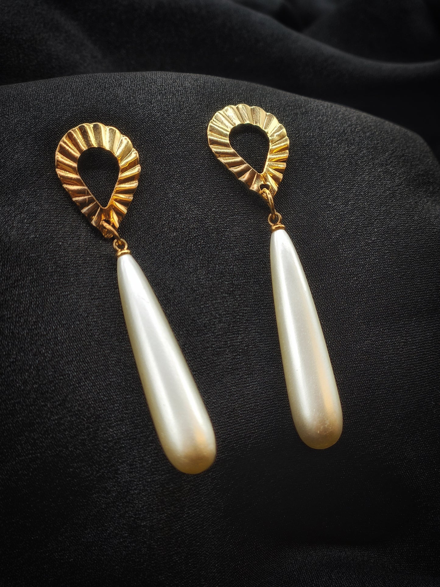 White Pearl Earring 2