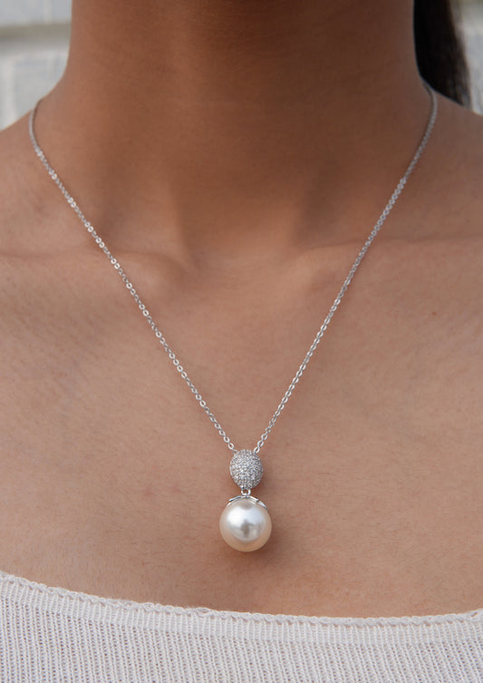 Pearl Pendant Set / Arthave Collection