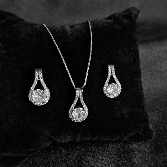 Oval Shape Pendant Set / Arthave Set