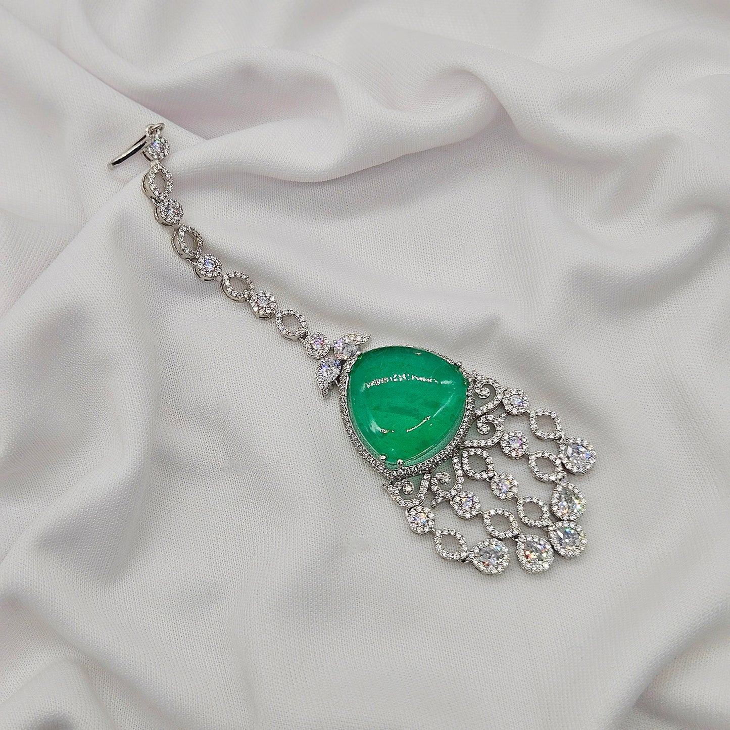 GREEN LUXURY STONE BEADED WITH SILVER HANGING NECKLACE SET