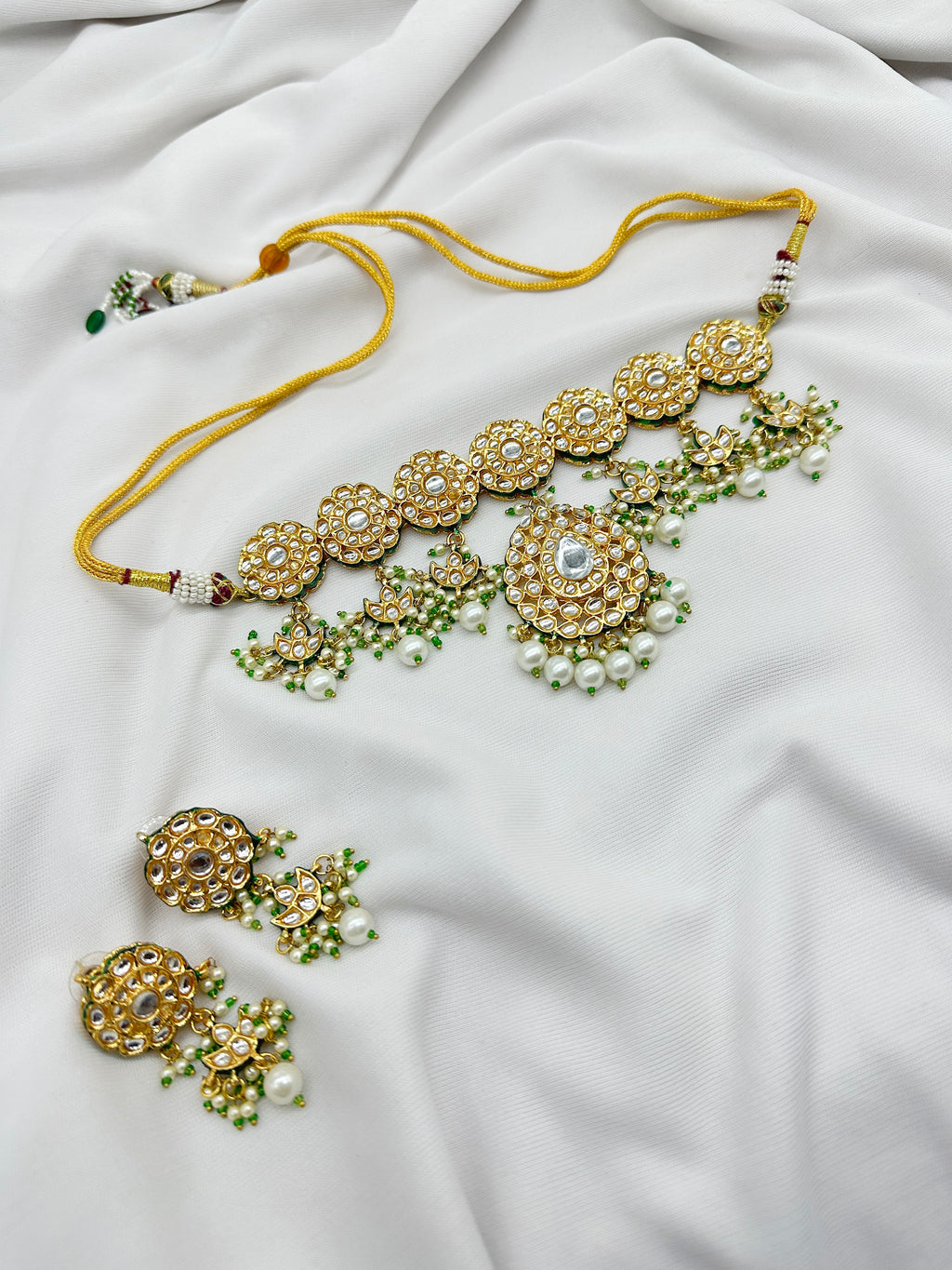 KAVIPUSHP DEMIFINE FESTIVE CHOKER 016