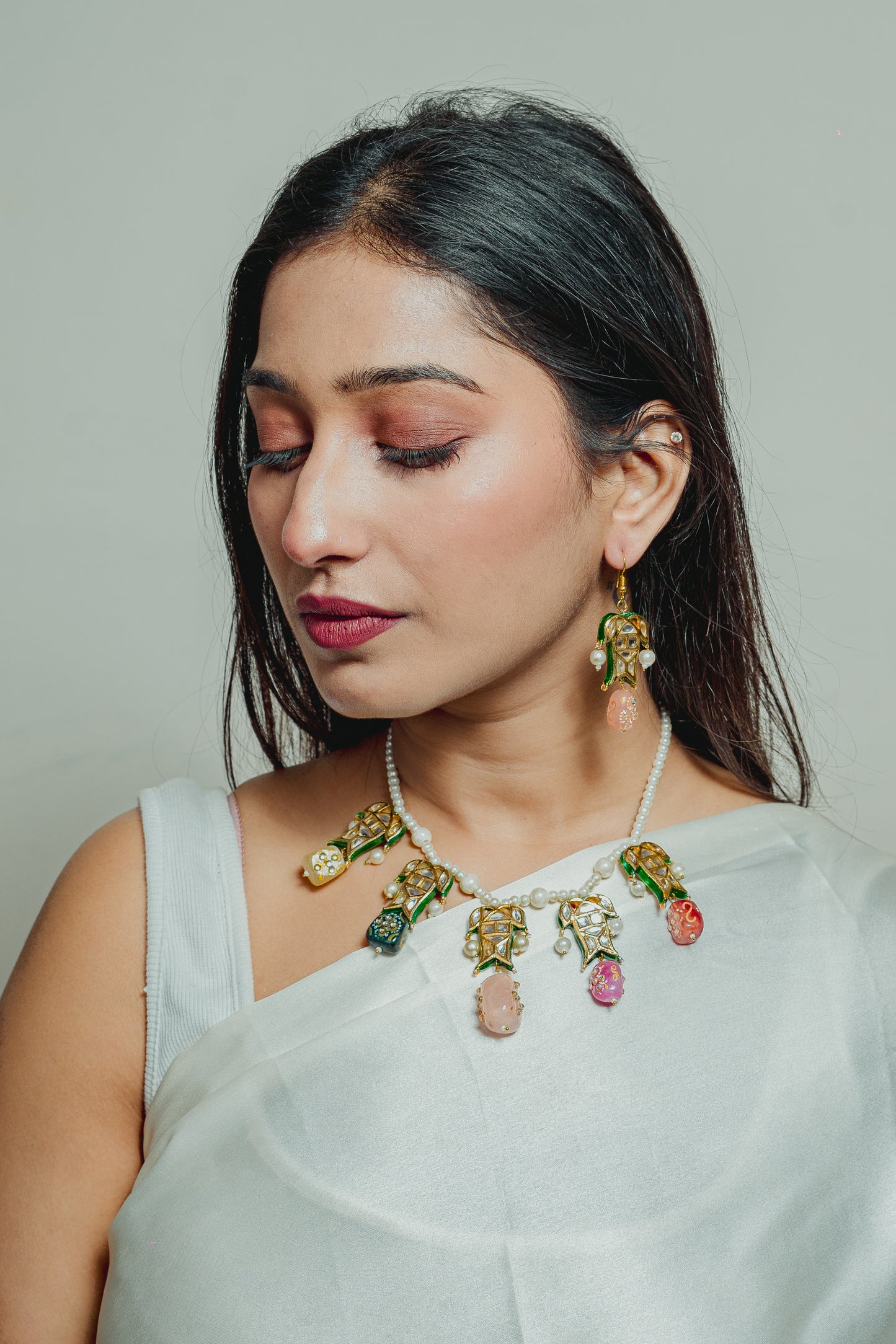 NAVYA ELEGANT NECKLACE