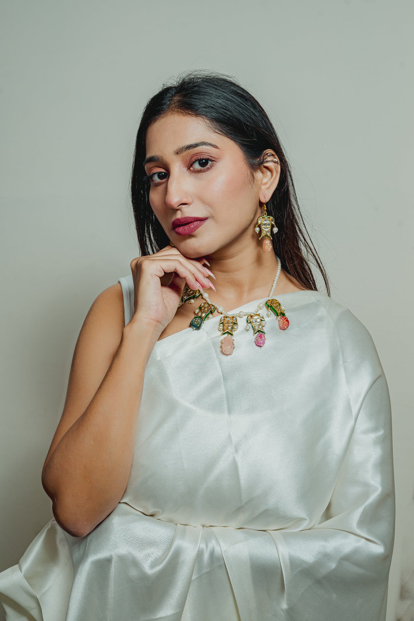 NAVYA ELEGANT NECKLACE