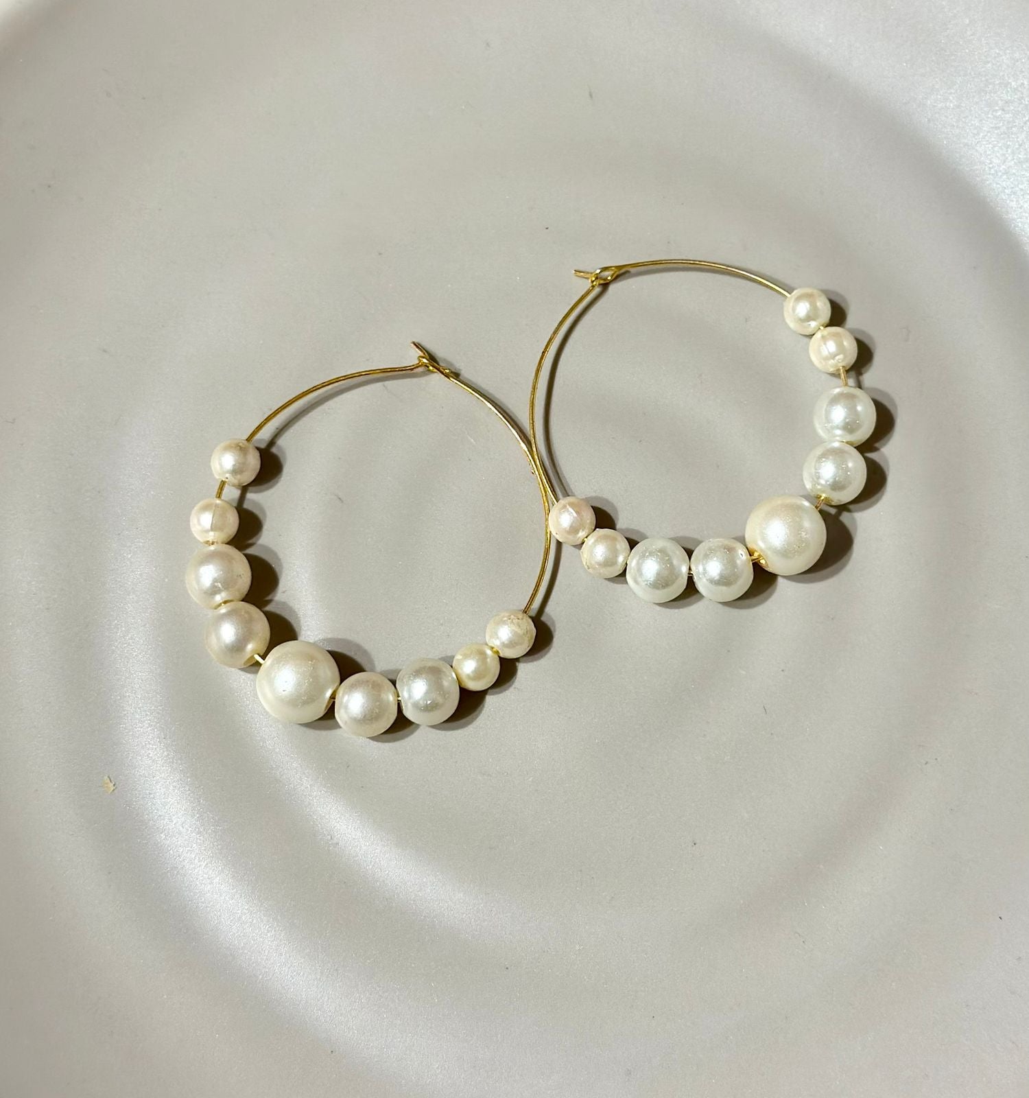 Pearl Hoops CENTER DROP