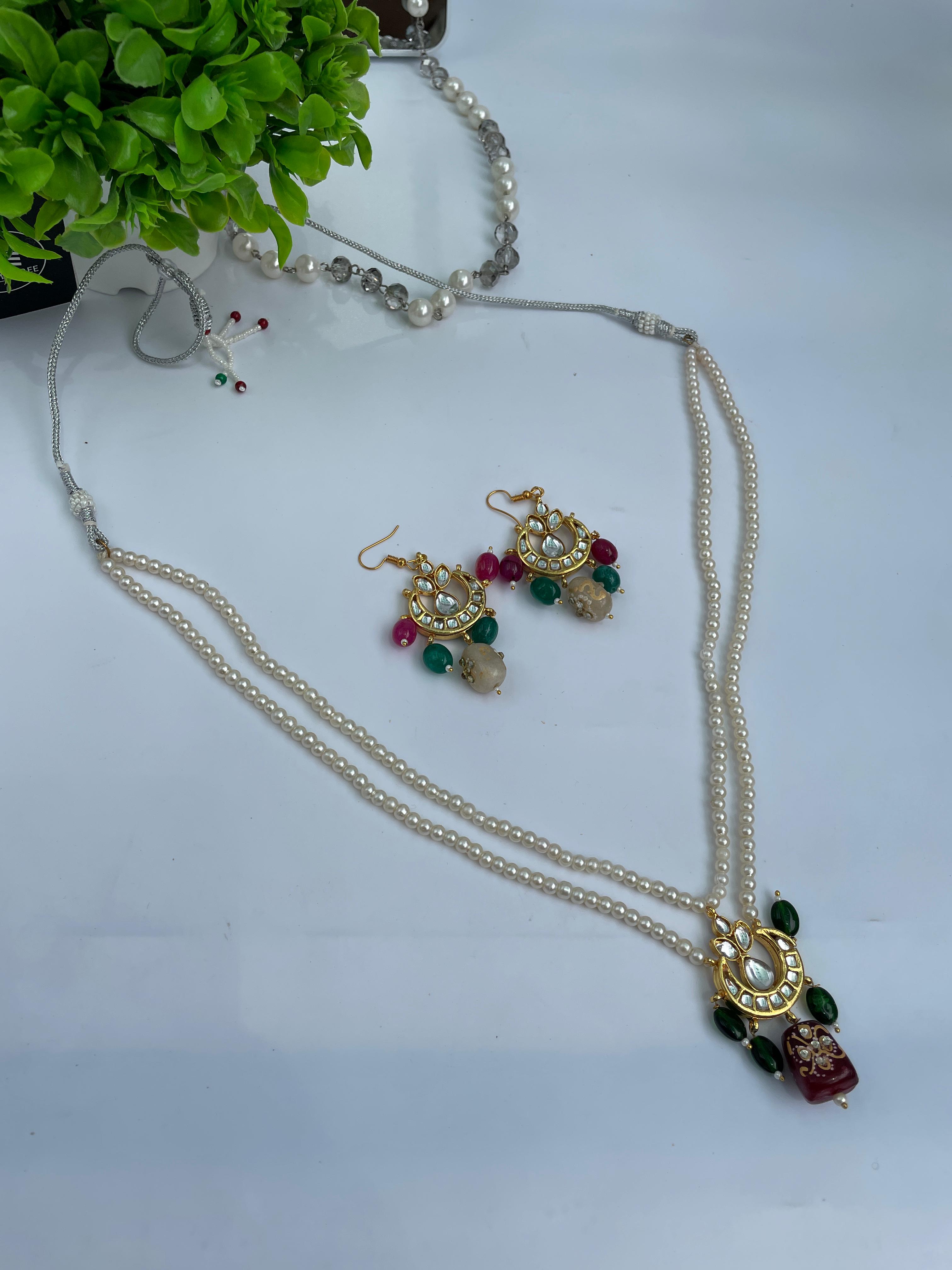 NAVYA 2 LAYER PENDENT SET