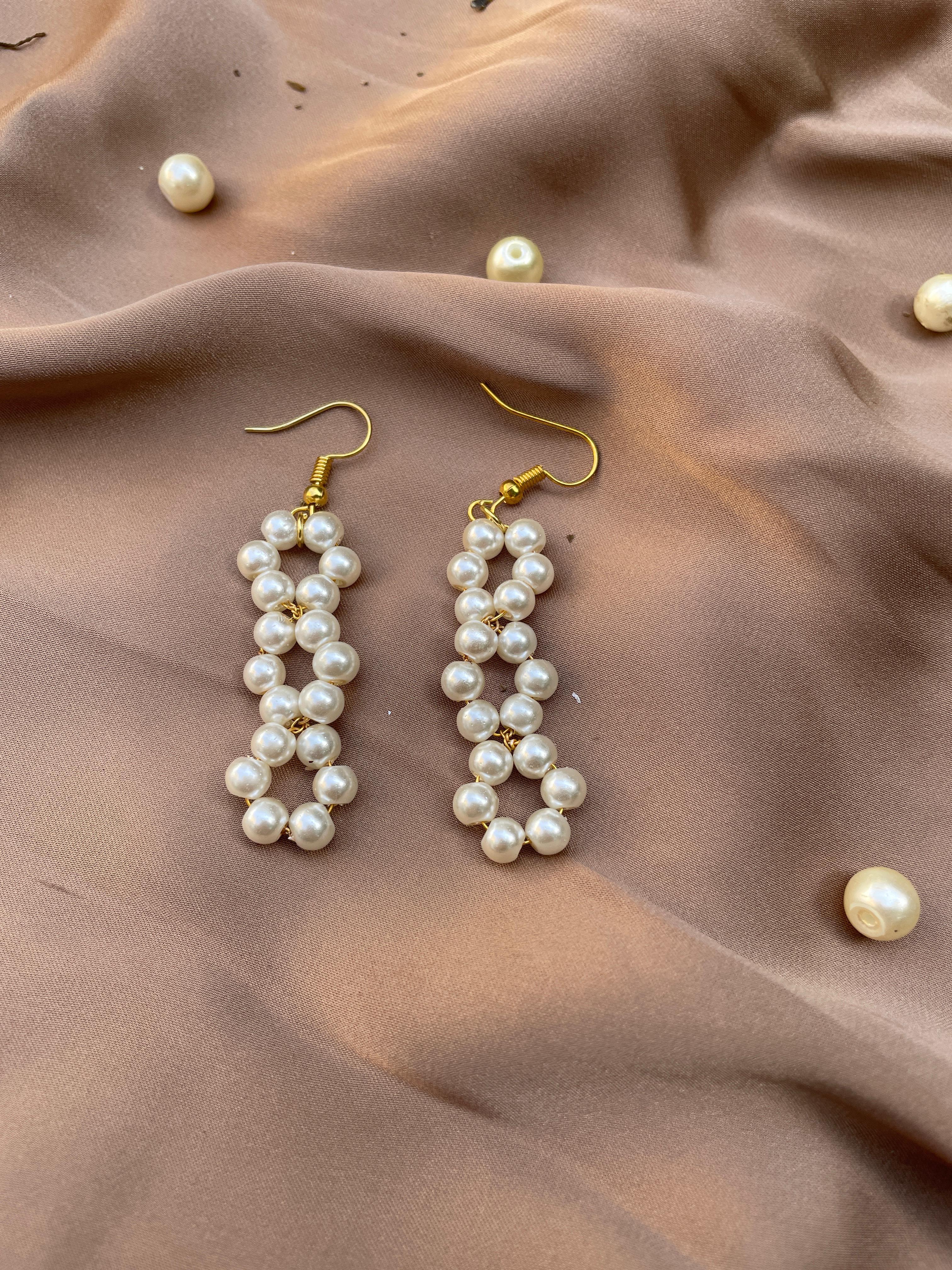 PEARL CHAIN EARRING