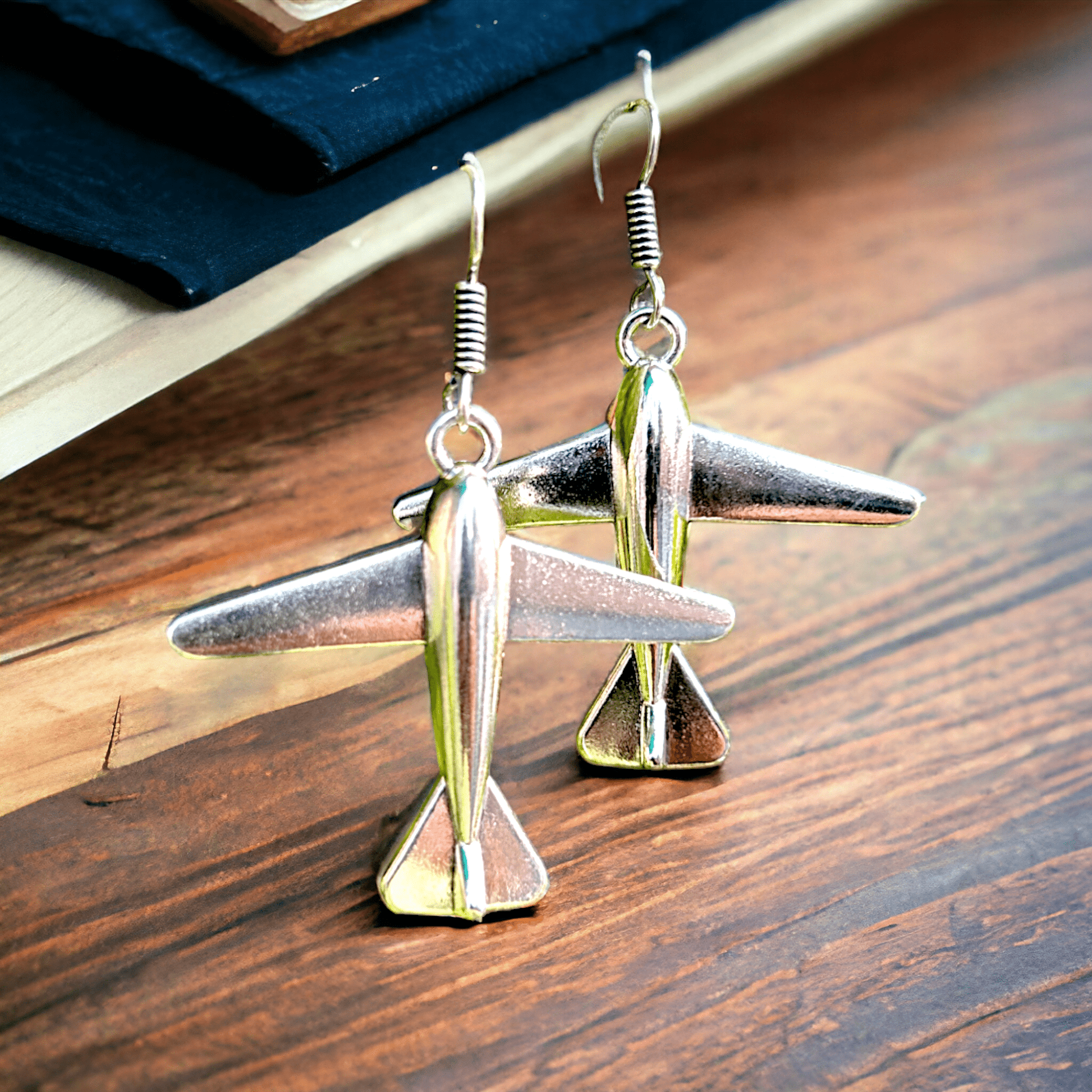 AEROPLANE EARRING - KAVIPUSHP