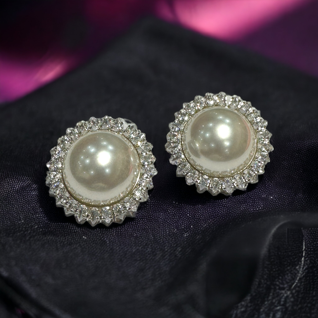 WHITE PEARL STUDDS