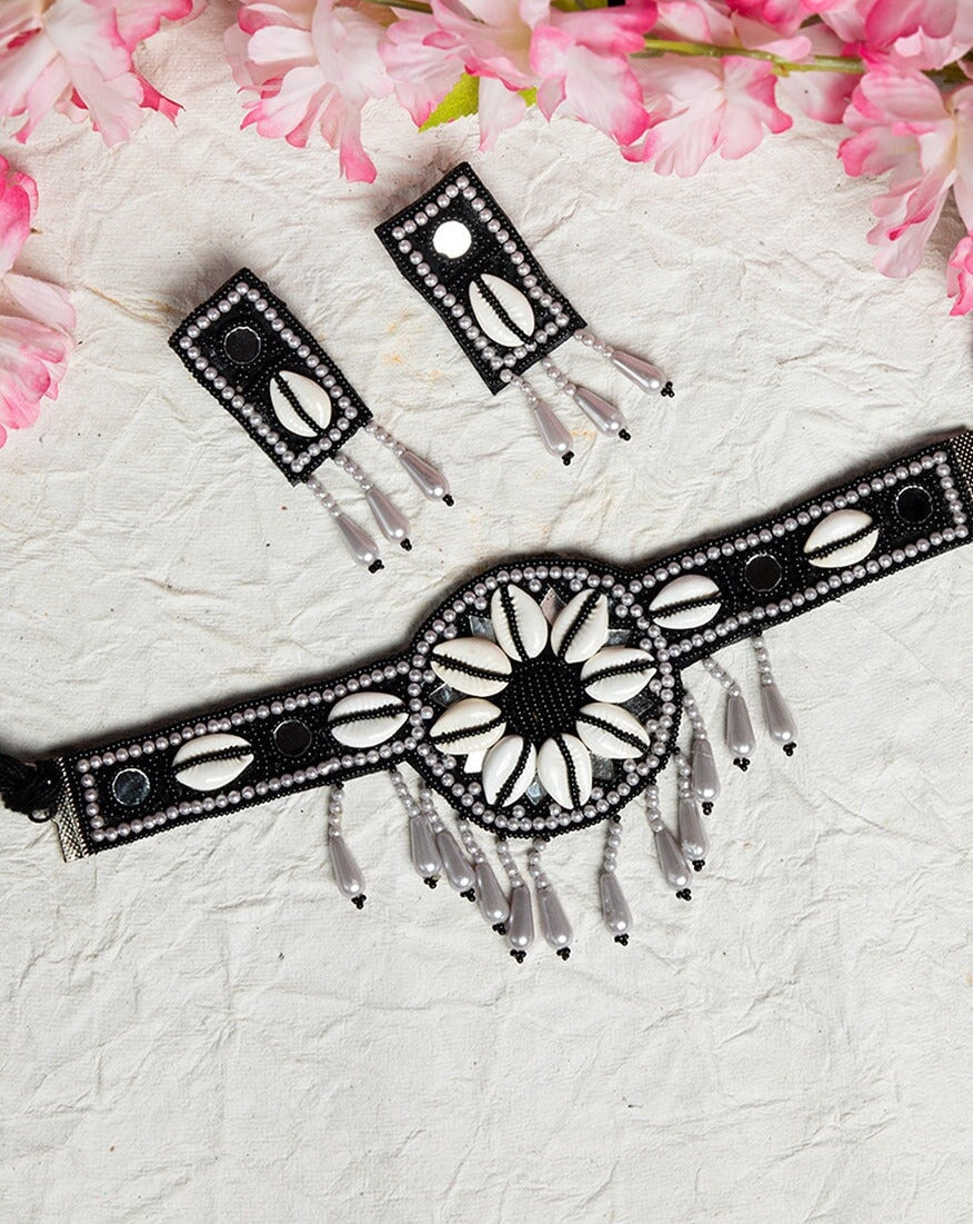 SOBER SHELL CHOKER Kavipushp BLACK 