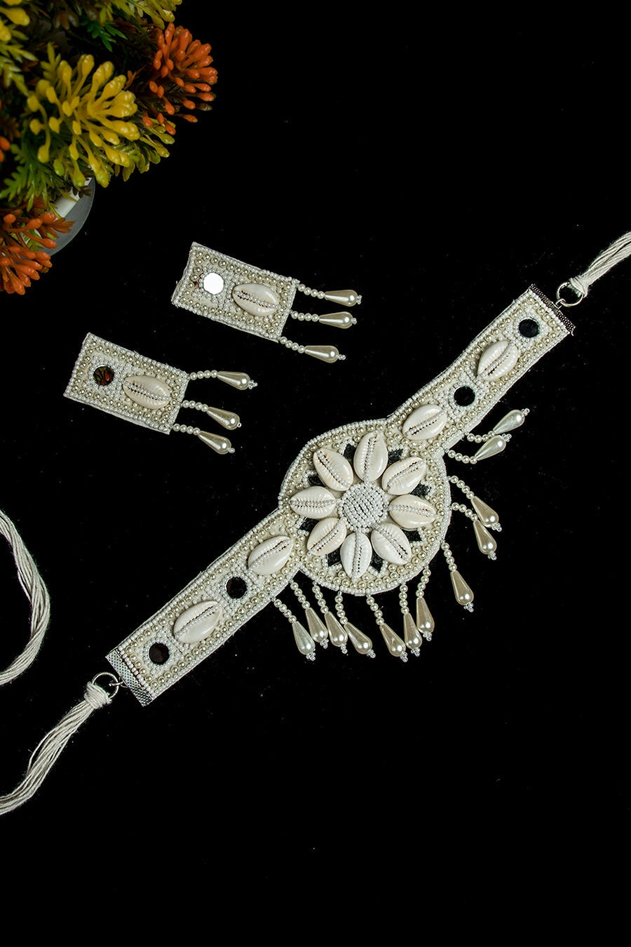 SOBER SHELL CHOKER Kavipushp WHITE 