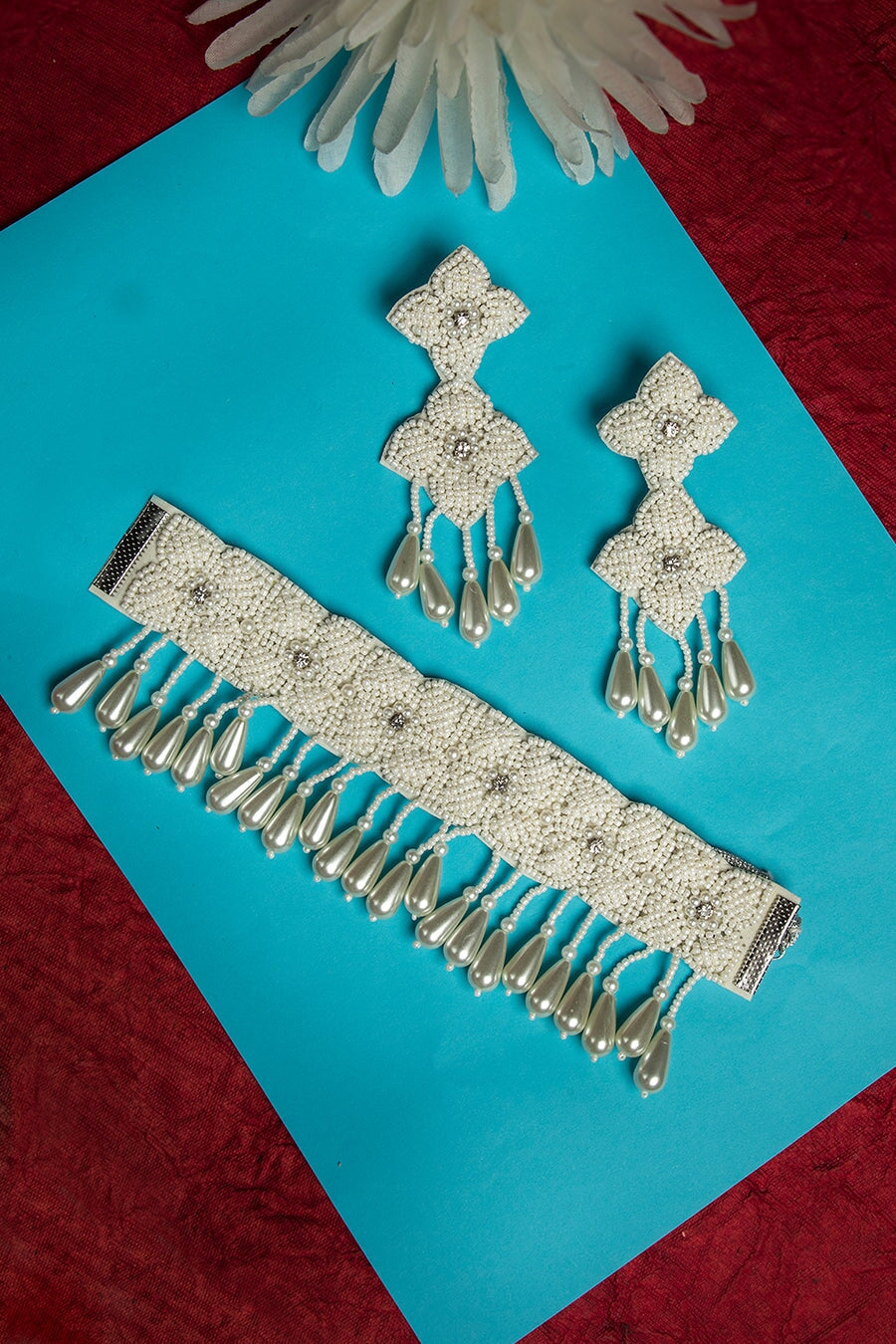 WHITE BEADS CHOKER SET Kavipushp 