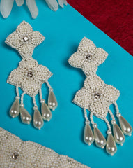 WHITE BEADS CHOKER SET Kavipushp 